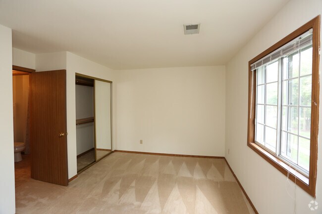 Foxhaven, Waukesha, WI 53186 - photo 7