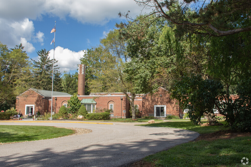 Gates Mills Elementary School provides education in the neighborhood of Cuyahoga County