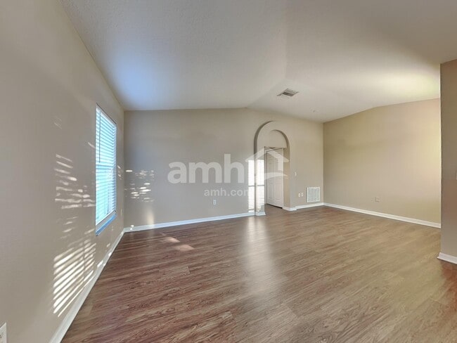 7653 Merchantville Cir, Zephyrhills, FL 33540 - photo 7