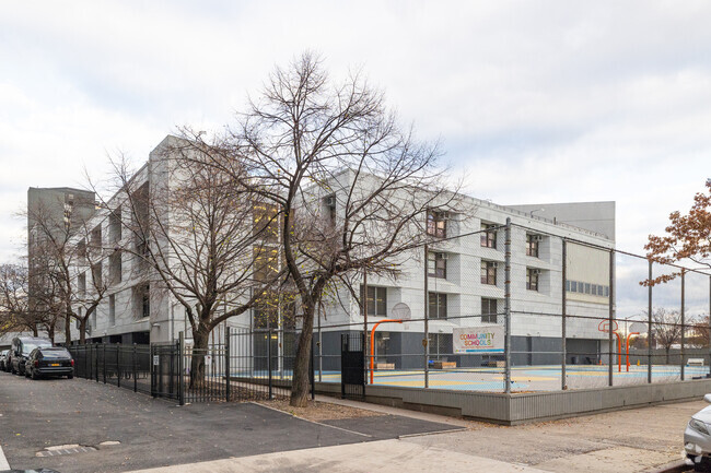 M964 Central Park East II is in East Harlem, New York City.