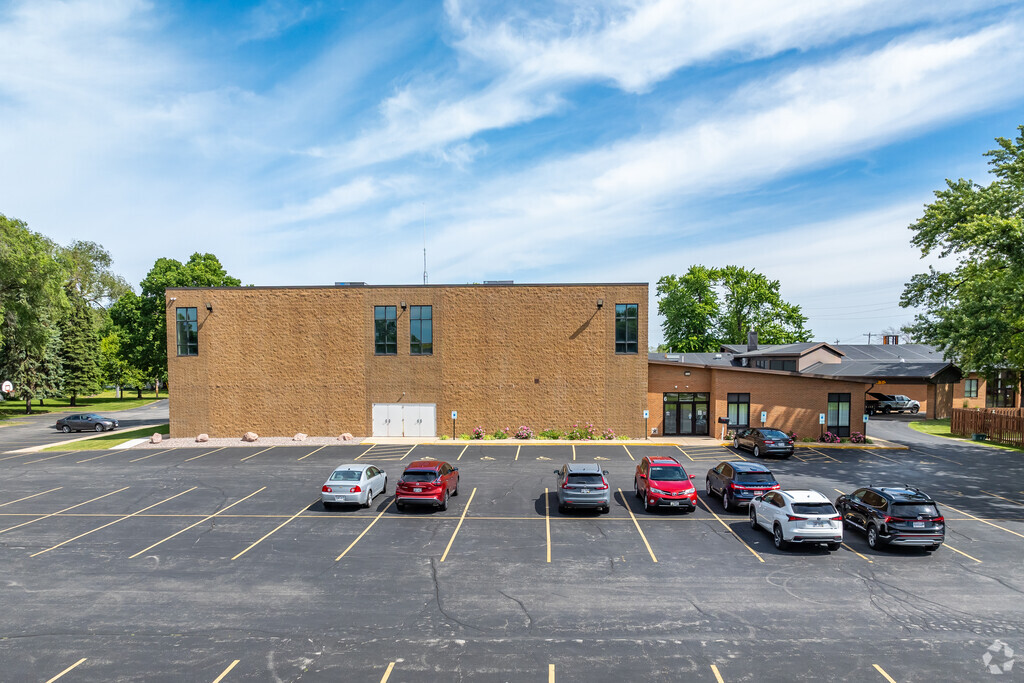 Green Bay Trinity Lutheran School has 96 students.