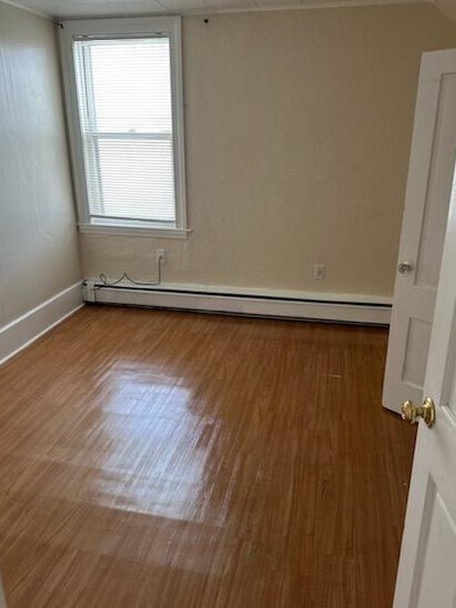 10 March St unit 10 MARCH ST. B 2ND., Worcester, MA 01604 - photo 2