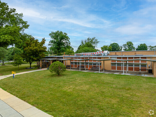 Laura Donovan Elementary School provides a public education.