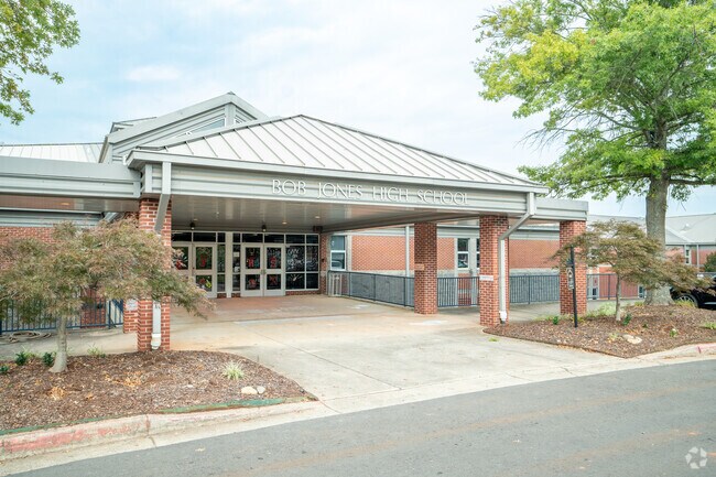 Bob Jones High School helps Forest Lake teenagers achieve their dreams.