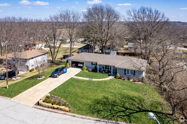 Breen Hills is chock-full of ranch-style homes with hipped roofs.