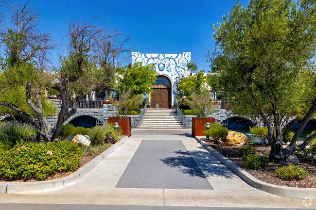 Tooth and Nail House of Wine is a beautiful place in Templeton, Paso Robles Ca.