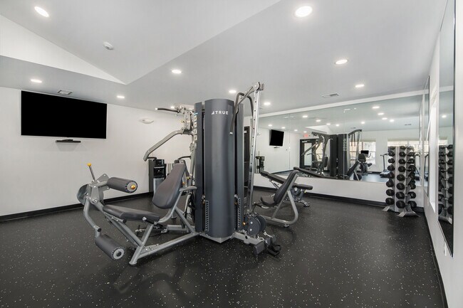 Hidden Creek, Grand Rapids, MI 49505 - photo 2