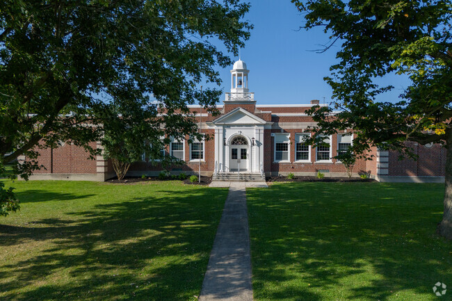 Clarence Center Elementary School has a C rating in diversity.
