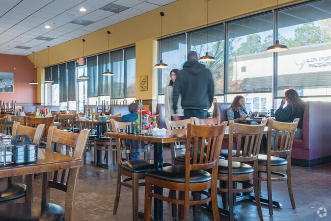 Located in Columbia's Village at Sandhill, Le Peep offers cozy dining and fast service.