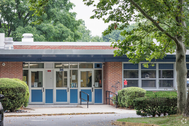Clara E. Coleman Elementary School has a student-teacher ratio of 14 to 1.