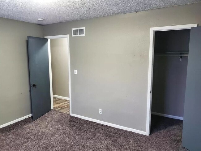 616 E Hackley Ave, Des Moines, IA 50315 - photo 7