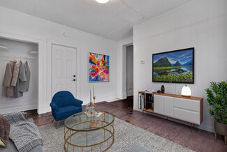 808 Vine St, Lansing, MI 48912