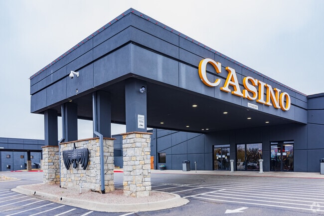 Thunderbird Casino offer gambling, lounge, restaurant & weekend live music in Little Axe.