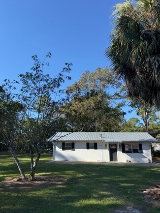 235 Waterside Ln, Freeport, FL 32439