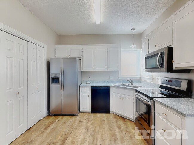 622 Commander Dr, Wendell, NC 27591 - photo 5