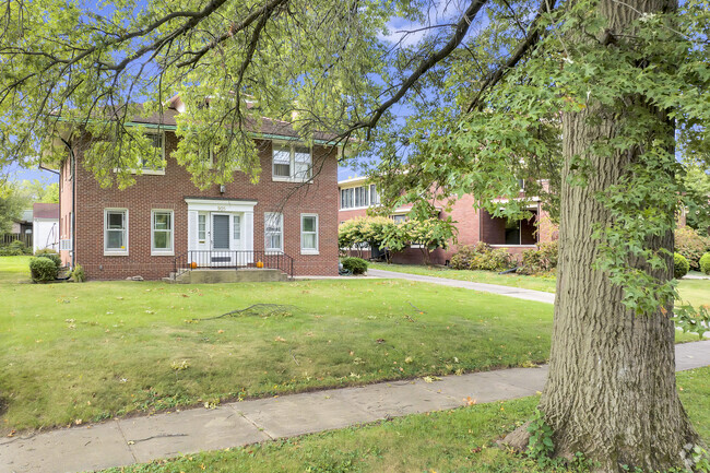 Admire the distinctive features of American Foursquare homes throughout Millikin Home.