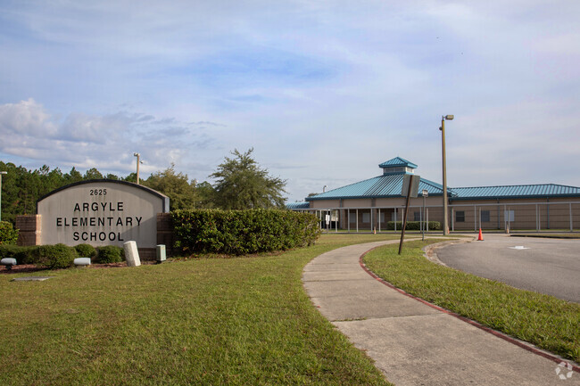Argyle Elementary School received a B+ from Niche.