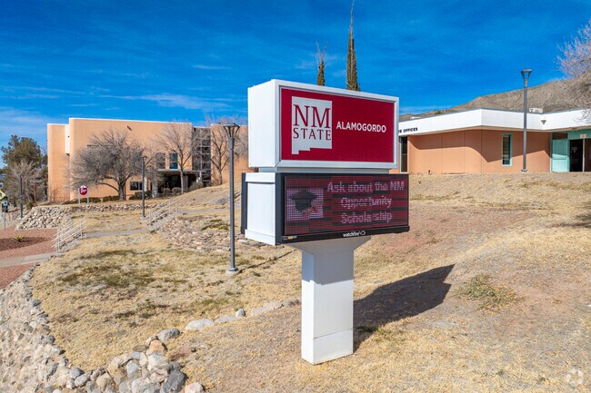 Alamogordo is home to a campus of New Mexico State University, a community college offering certificates and associate degrees.