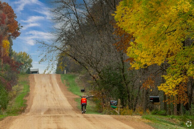 At just around 35 square miles, Independence, MN offers rural living and pastoral scenes.