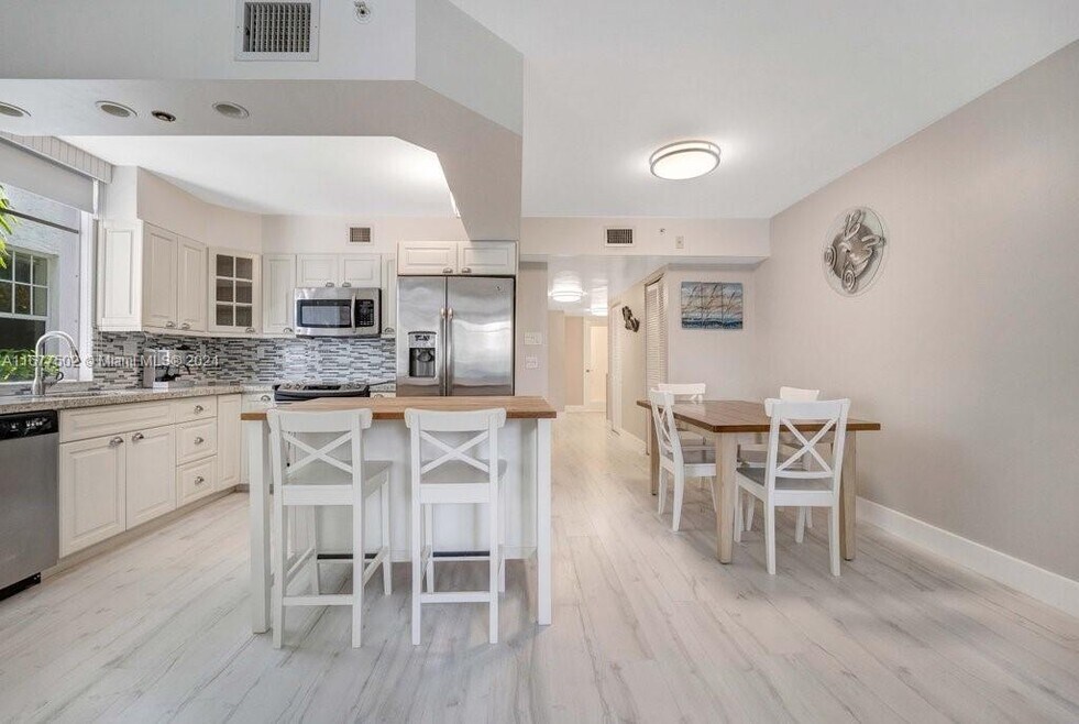 1532 Drexel Ave unit 202, Miami Beach, FL 33139 - photo 1