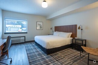 461 Munson Ave, Traverse City, MI 49686