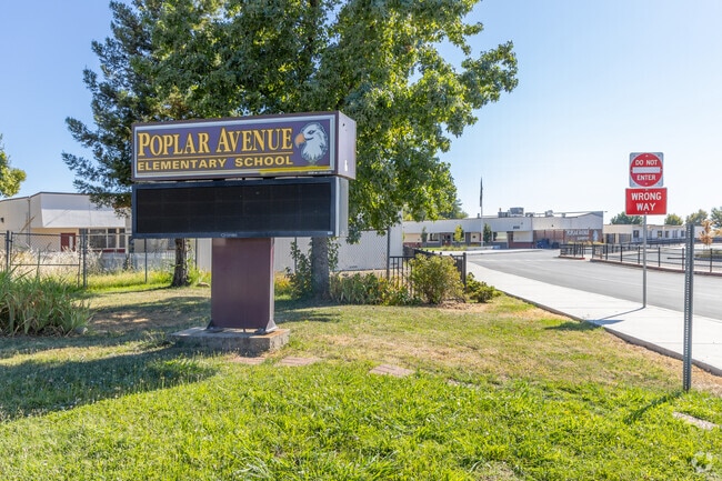 Poplar Avenue Elementary is a public school located in Oroville, California.