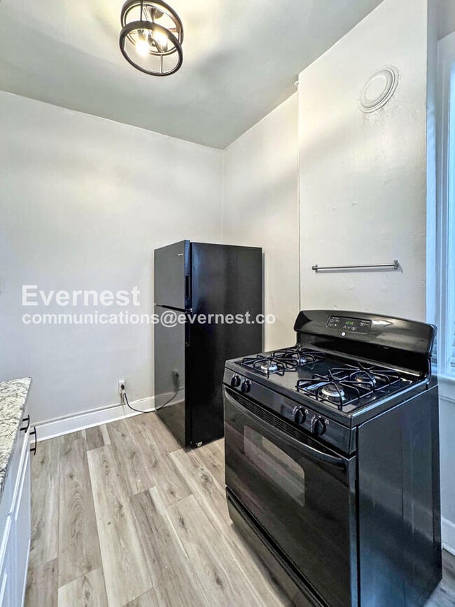 1147 N Marion St unit 1, Denver, CO 80218 - photo 4