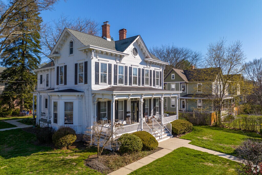 241 Aaron Truehart Way, Hopewell, NJ 08525