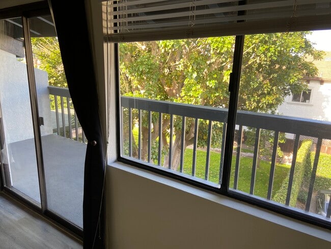 2117 Carnegie Ln unit 3, Redondo Beach, CA 90278 - photo 4