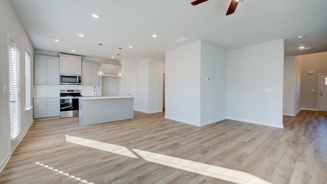 13 Camellia Dr, Fairburn, GA 30213 - photo 4