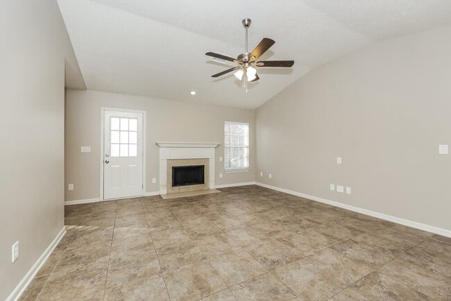 1389 E Nir Shreibman Blvd, La Vergne, TN 37086 - photo 3