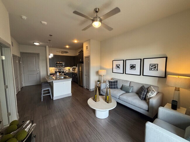 1050 Wittenburg unit a3, Kyle, TX 78640 - photo 4