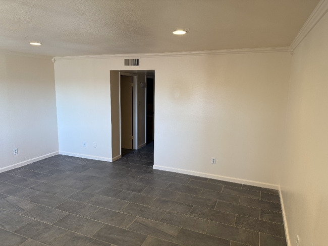 2803 S 1st Ave, Yuma, AZ 85364 - photo 4