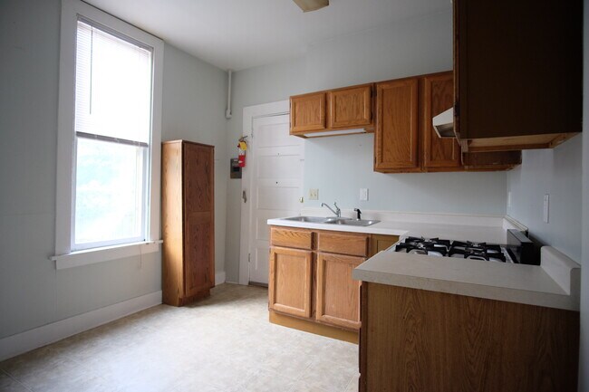 2413 Dupont Ave S unit 2, Minneapolis, MN 55405 - photo 5