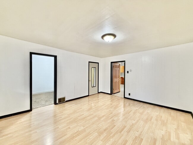 809 Rockport Rd, Janesville, WI 53548 - photo 4