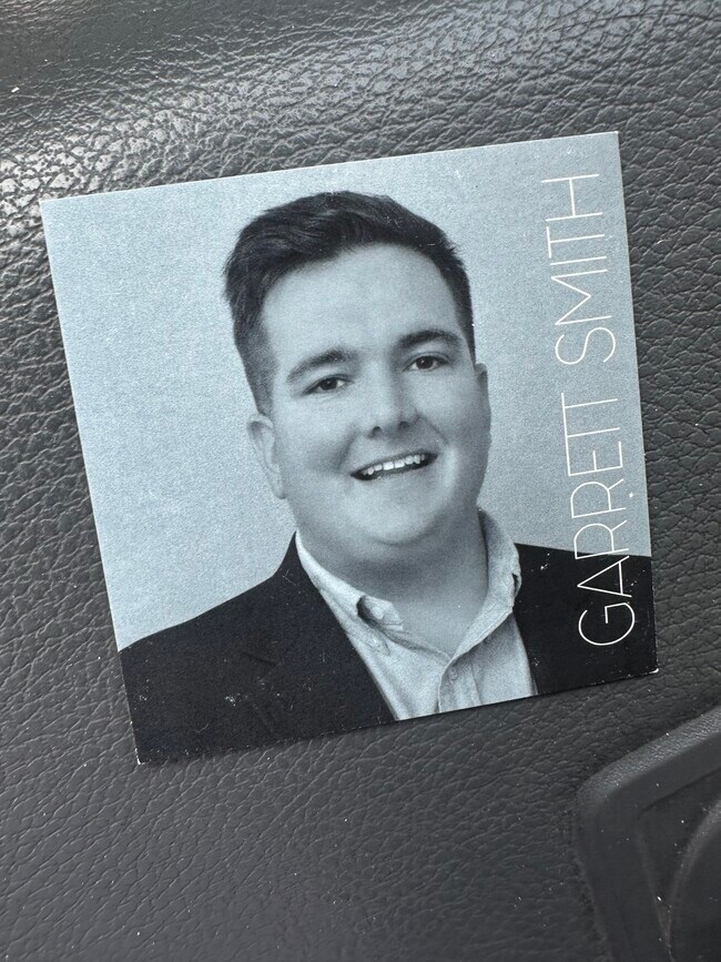 Agent Photo