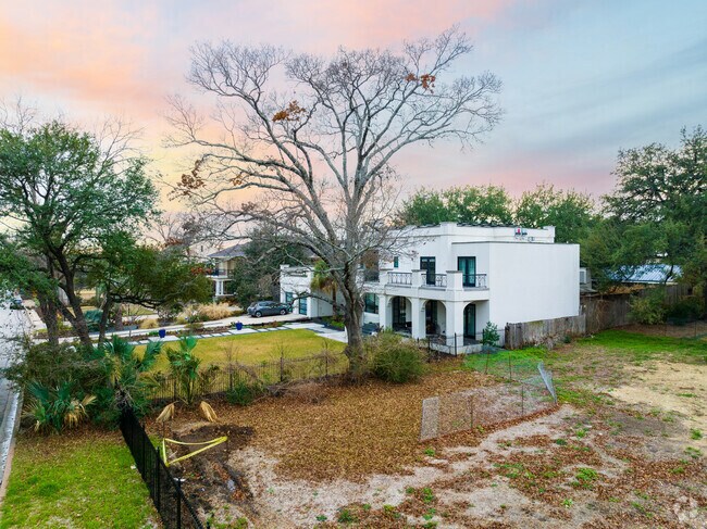 111111Enfold side Ranch House