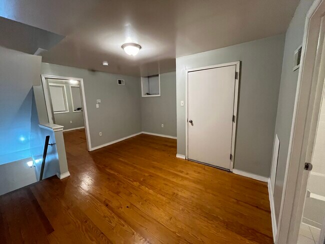 4900 Walton Ave unit 1ST FL FRONT, Philadelphia, PA 19143 - photo 6