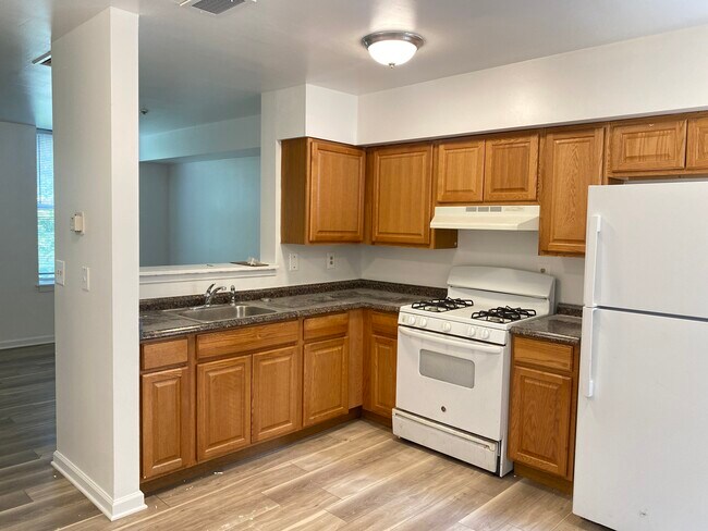 4048 Ogden St unit B, Philadelphia, PA 19104 - photo 2