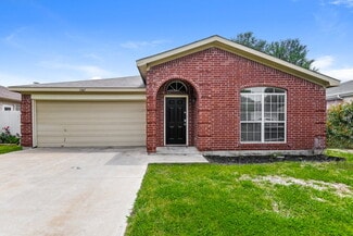 1367 Yorkshire St, Fort Worth, TX 76134