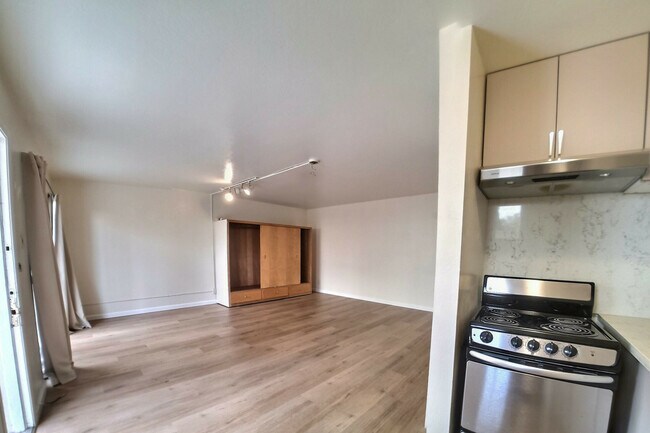 1907 Greenwich St unit 4, San Francisco, CA 94123 - photo 6