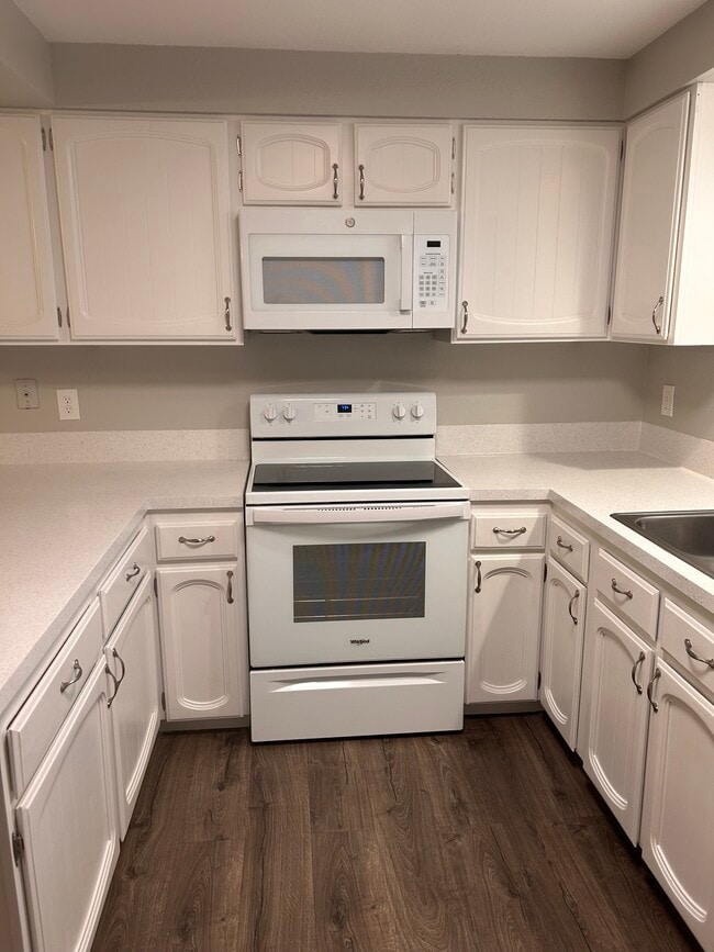 9205 W Albany Ave, Boise, ID 83704 - photo 4