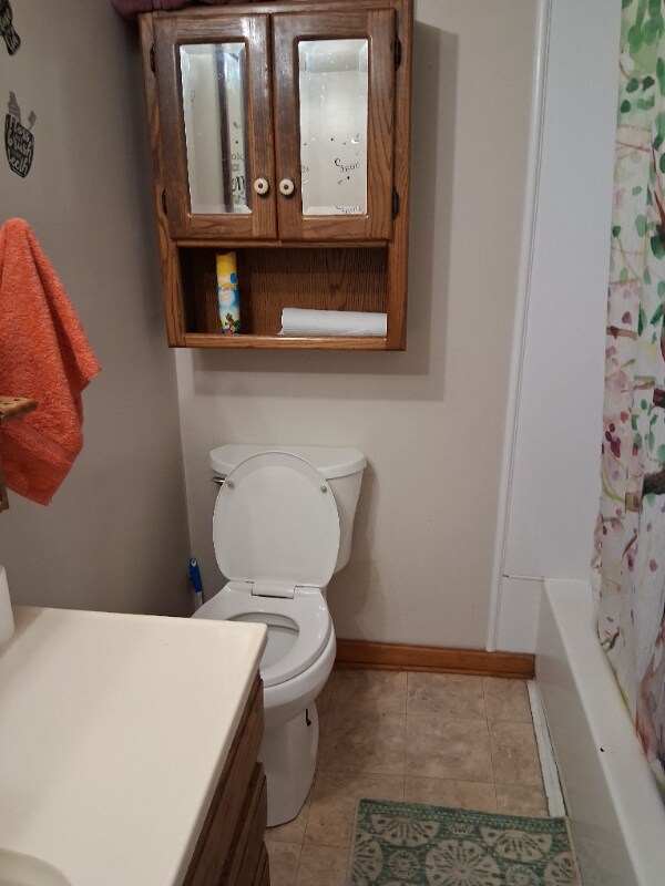 106 Shaker Dr, Akron, OH 44305