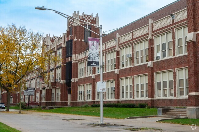 Welcome to Emil G. Hirsch Metropolitan High School in Grand Crossing.