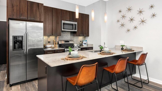 443 W Huron St unit 2103, Chicago, IL 60654 - photo 2