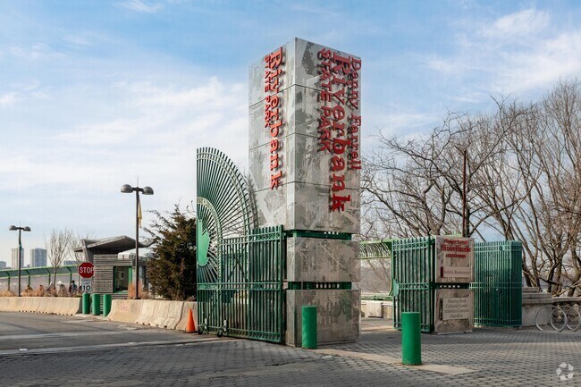 Riverbank State Park has an ample selection of outdoor amenities in Hamilton Heights.