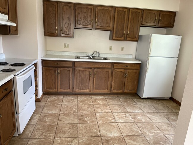 314 Church St unit 1, Audubon, IA 50025 - photo 3