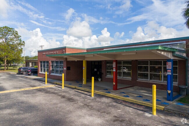 The entrance of the John Love Elementary School in Jacksonville.