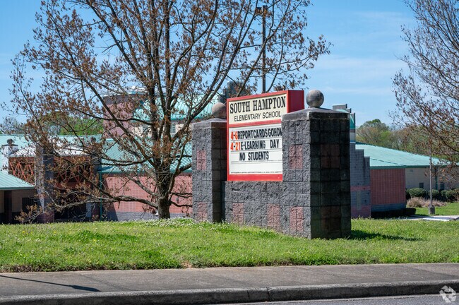 South Hampton Elementary teaches kids in South Pratt to do their best.