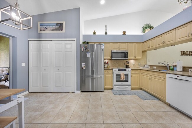 25727 Lake Amelia Way unit 204, Bonita Springs, FL 34135 - photo 3